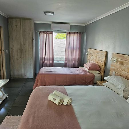 Northern Vine Guesthouse B&B Self-Catering Бракенфелл Экстерьер фото