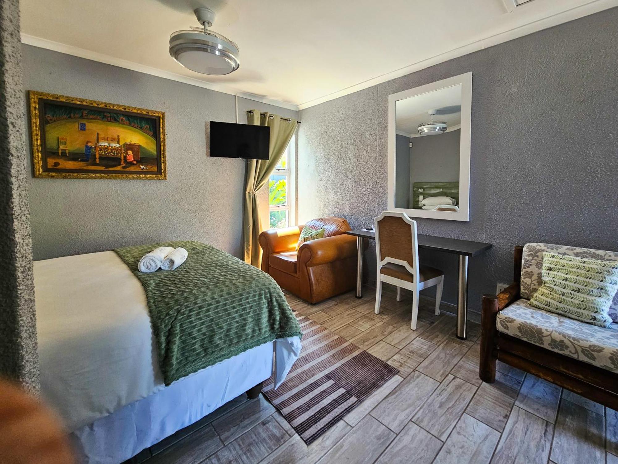 Northern Vine Guesthouse B&B Self-Catering Бракенфелл Экстерьер фото