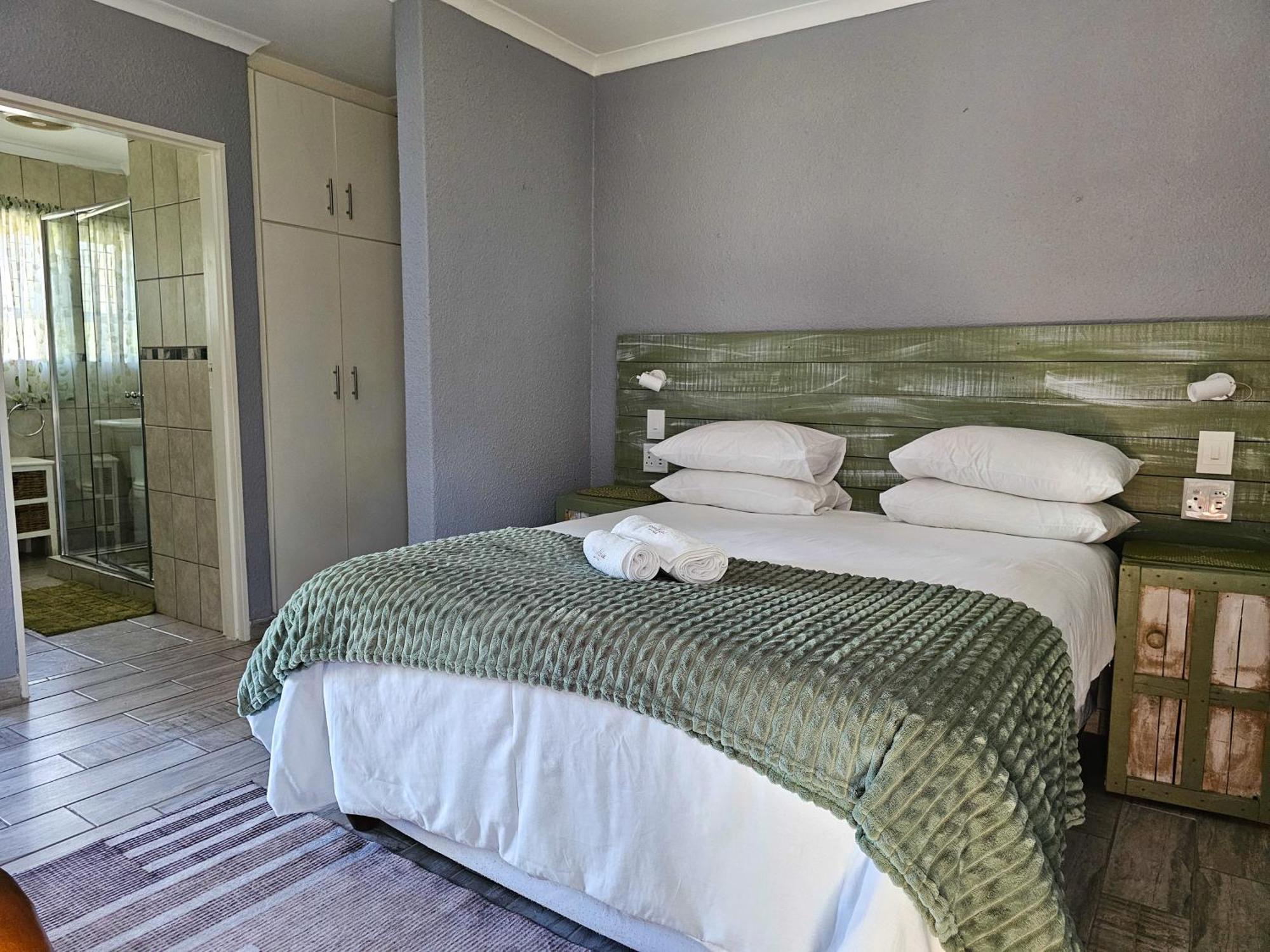 Northern Vine Guesthouse B&B Self-Catering Бракенфелл Экстерьер фото